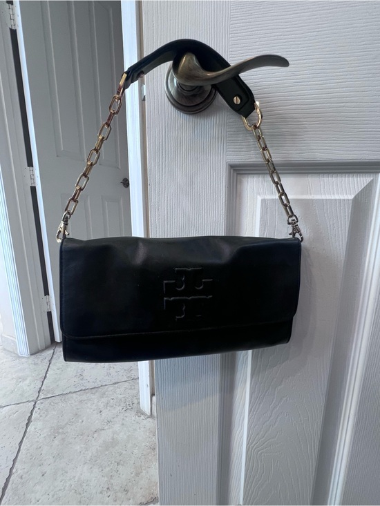 Tory Burch Handbags - Tory Burch Black Leather Chain-Shoulder Bag
